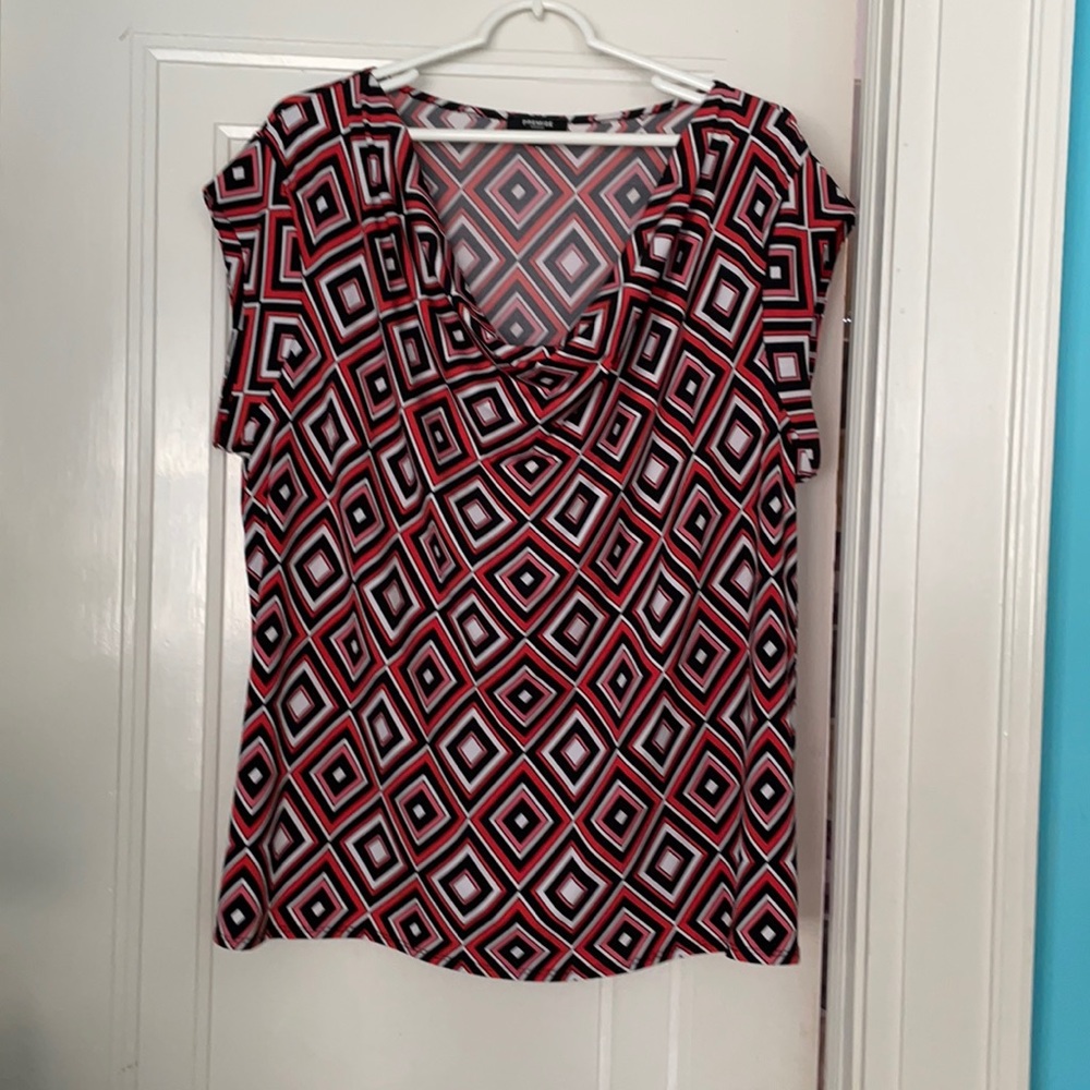 Black and red/pink cap sleeved top
